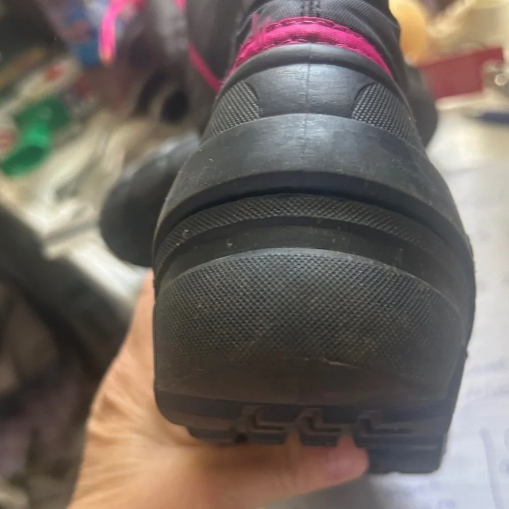 Women's Sorel Snow Boots Black/ Hot Pink Size 5